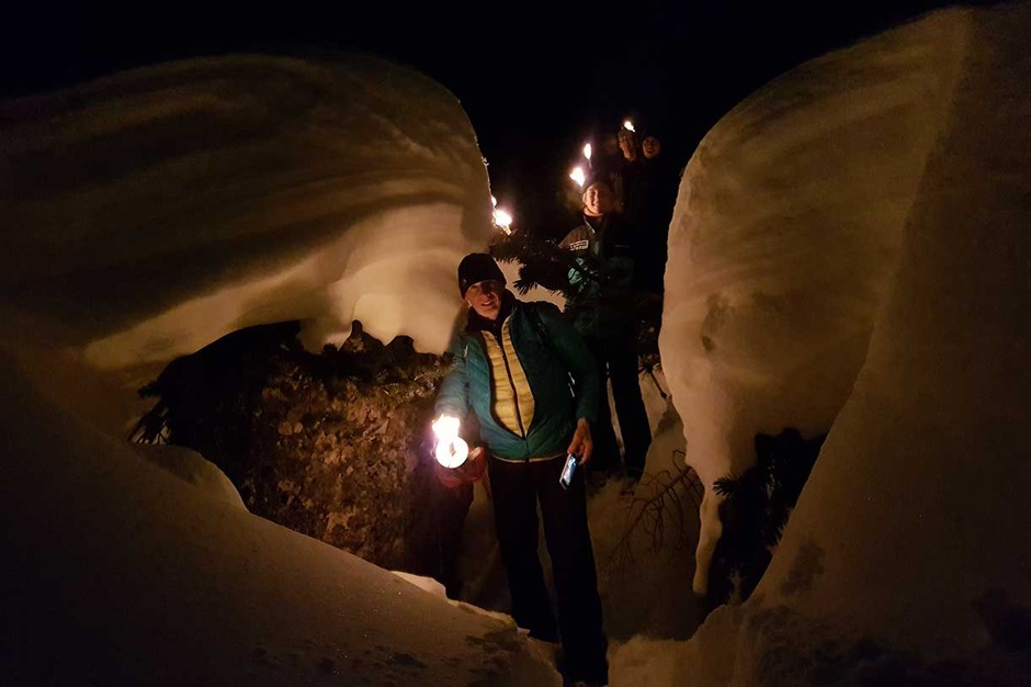 Escursione serale con le ciaspole, fiaccolata e cena in rifugio