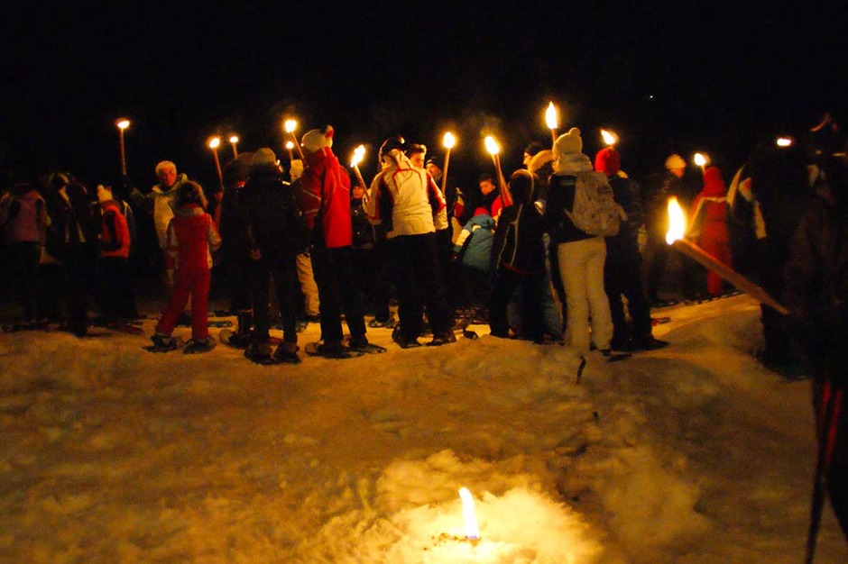 Escursione serale con le ciaspole, fiaccolata e cena in rifugio